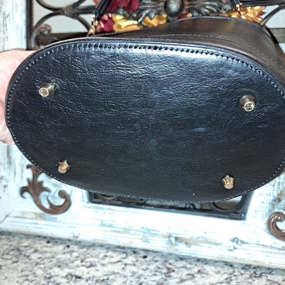 🖤Divina Firenze made in Italy.  This purse is made with Italian leather - Picture 5 of 7